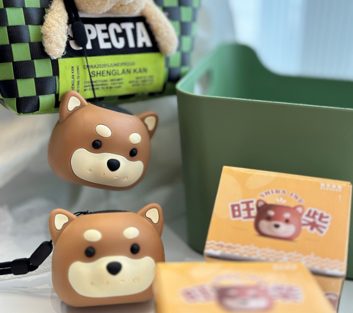 屋外でフクロウを持ち歩いているbluetoothスピーカーアニメのアイデアミニ音響学生党聴歌DJサブウーファプレゼント|undefined