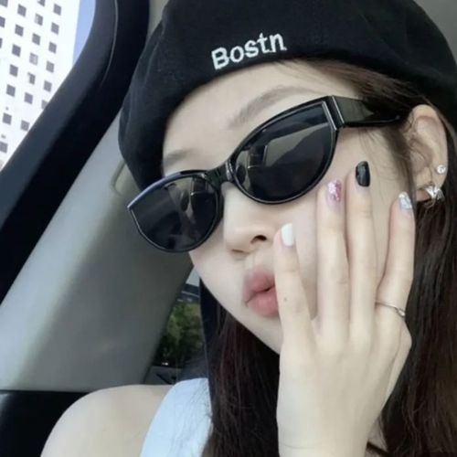 European and American personality 2024 new retro square round face cat eye sunglasses women's street style trendy millennium hot girl sunglasses for men