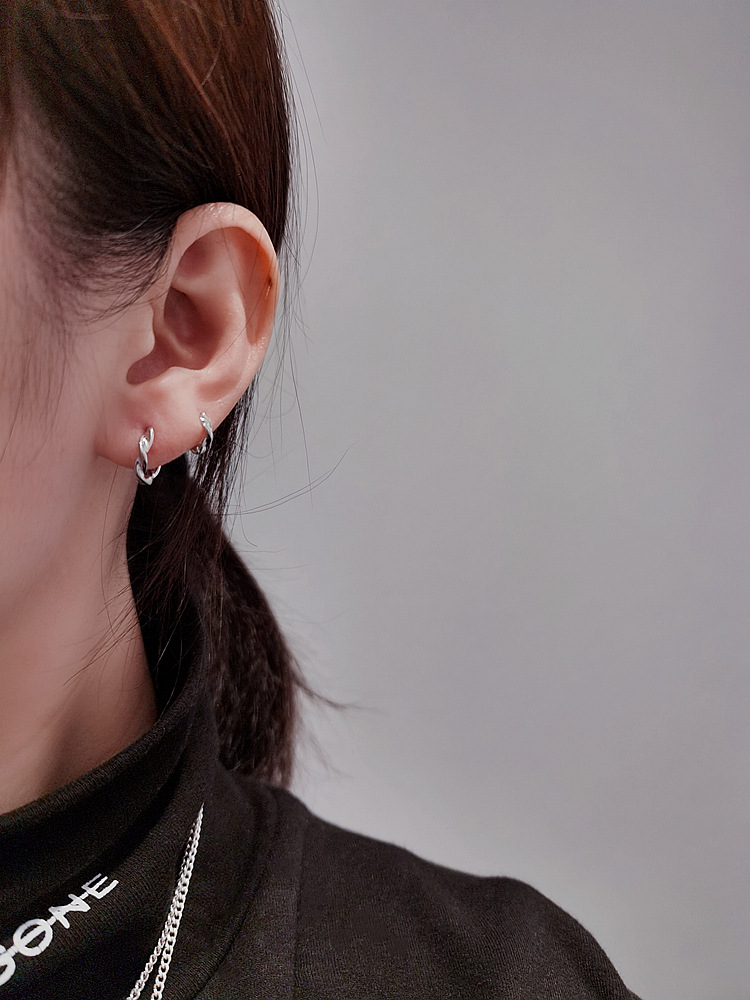 EH602261莫比乌斯耳骨扣