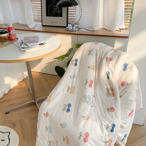 Soft and waxy knitted milk silk air conditioning quilt, cute, fresh, summer cooling quilt, soy fiber summer quilt, machine washable thin quilt