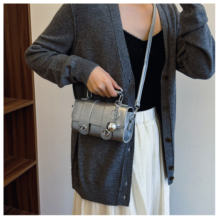 A trendy soft leather round bag for women, a new autumn/winter 2024 collection, stylish and versatile, single-shoulder crossbody bag for work undefined
