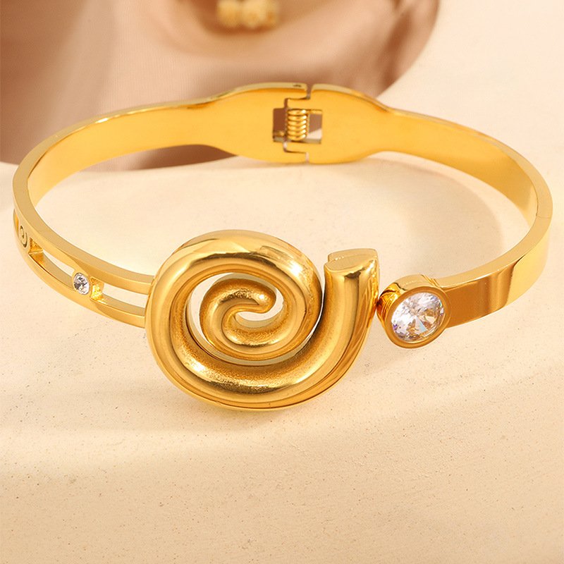 Nuevo estilo de moda europea y americana de venta cruzada de acero de titanio innovador diseño de anillo de diamante elástico brazalete de apertura joyería