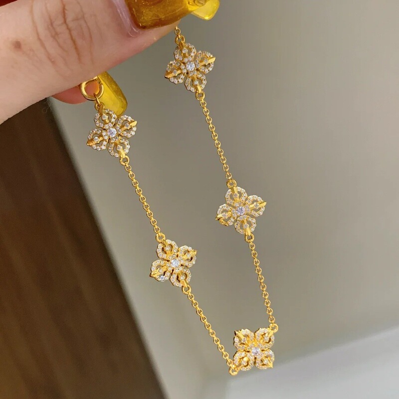 Little Red Book Explosive Retro Fashion Exquisite Temperament All-match Hollow Vajra Pestle Bracelet Light Luxury High-end Jewelry Women Little Red Book Explosive Retro Fashion Exquisite Temperament All-match Hollow Vajra Pestle Bracelet Light Luxury High-end Jewelry Women