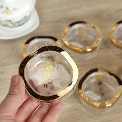 新商品の赤い花の缶の赤い花のアクリルの透明な缶のバラの金色の潘の赤い花の美しい5グラムの瓶を詰めます。