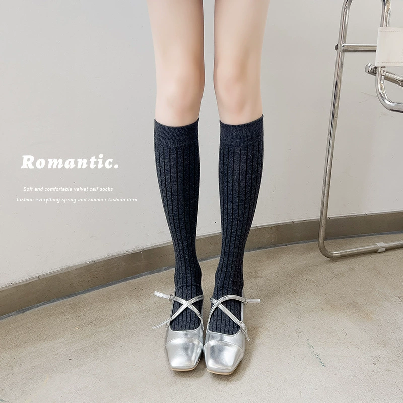 White spring summer colored breathable Japanese socks, mid-length, fitted