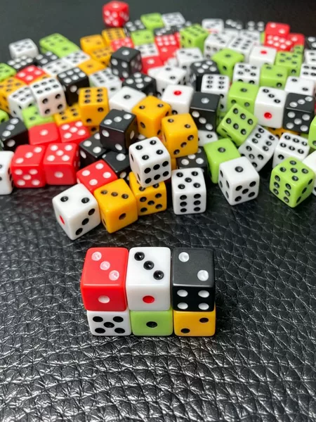 In-Stock 8mm Square-Cornered Right-Angle Black and White Dot Drawing Game Entertainment Tabletop Game Accessories Acrylic Small Dice