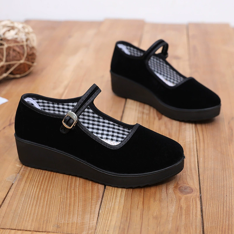 Весенне-летние дышащие старые пекинские тканевые туфли, удобные и износостойкие женские рабочие туфли на платформе на толстой подошве, материнские туфли на плоской танкетке.