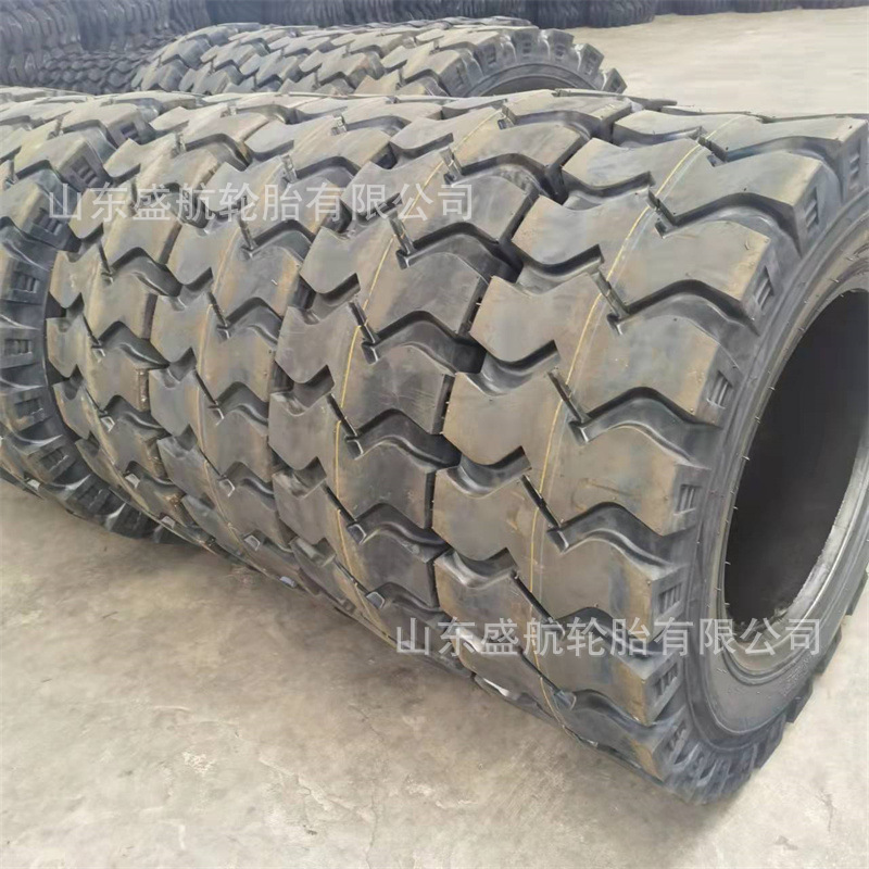 装载机小铲车轮胎20.5/70-16加深加宽燕尾花纹斜交充气工程轮胎