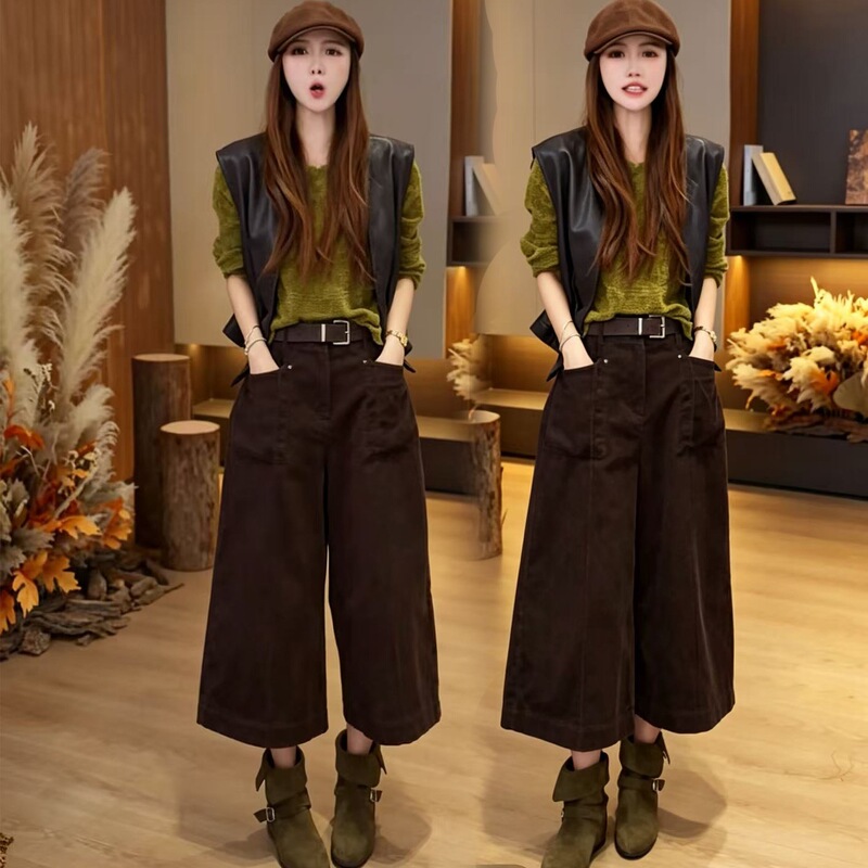 Retro British-style high-waisted, loose-fitting, cropped corduroy wide-leg casual pants for women, 2026 autumn new collection, suitable for wearing as outerwear Retro British-style high-waisted, loose-fitting, cropped corduroy wide-leg casual pants for women, 2026 autumn new collection, suitable for wearing as outerwear