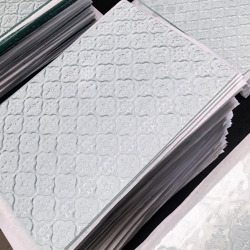 厂家直供海棠花长虹钻石水纹香梨布纹银波压花玻璃原片 常年出口