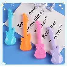 厂家供应批发玩具儿童吉他造型圆珠笔食品糖果小礼品促销摆摊货源