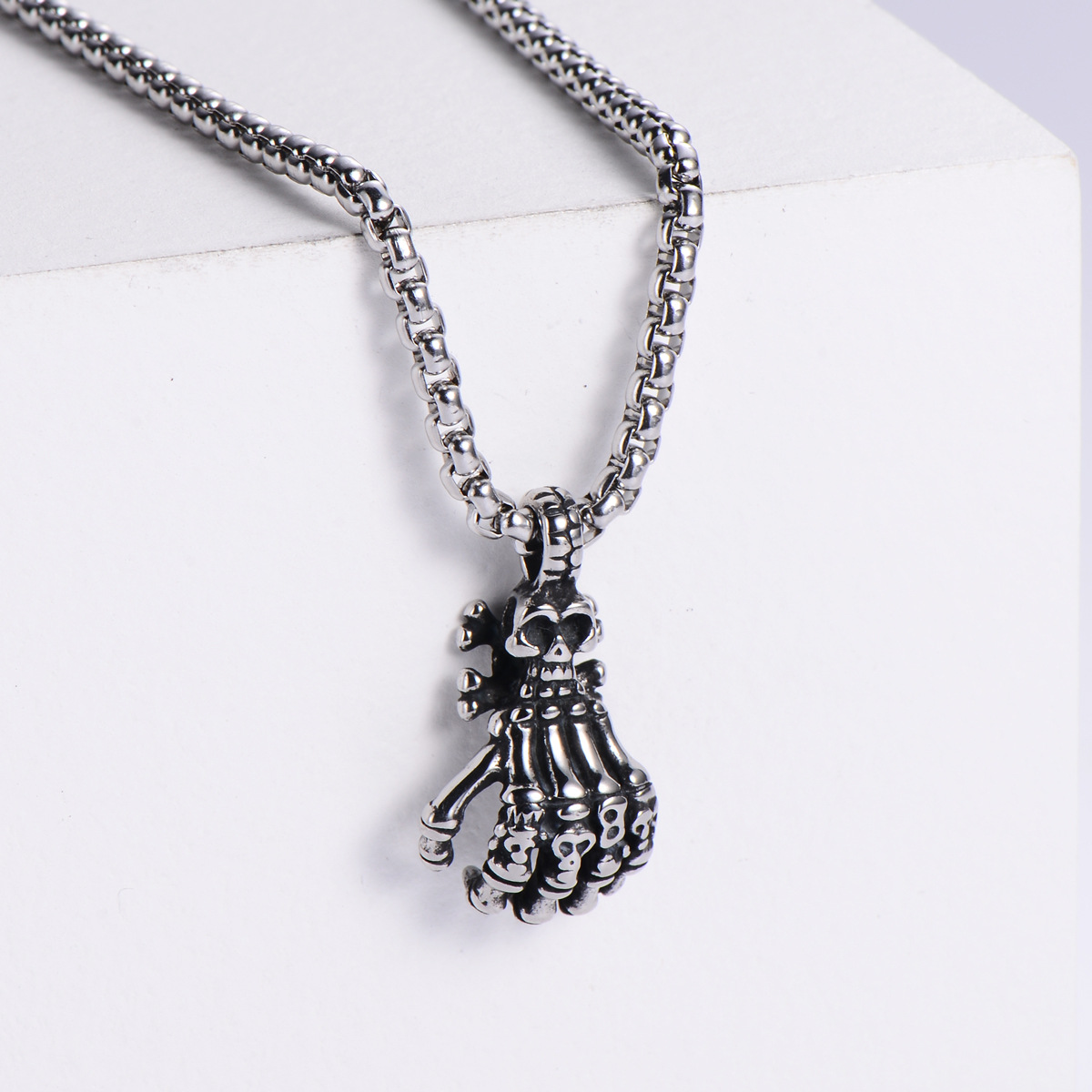 18K Real Gold Plated Plating Material Punk Style Skull Head Ghost Paw Pendant Wholesale Nihaojewelry