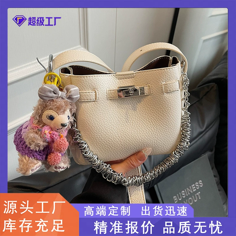 Модная складка ручная сумка для ведра 2025 новая весна лето ретро нишевой дизайн прилив сумка через плечо сумка