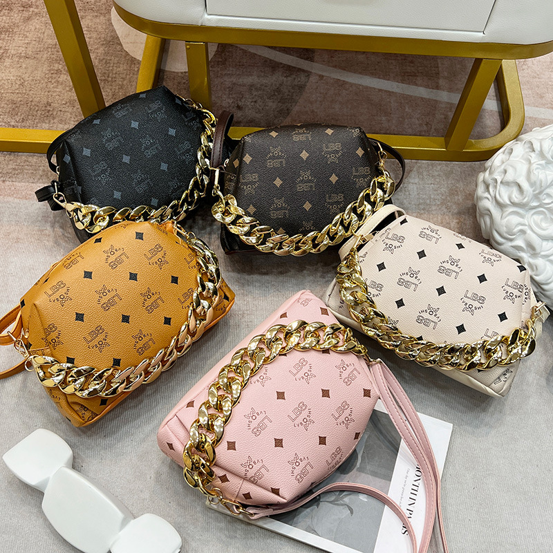 Xiaoxiangfeng handbag 2023 new mobile phone bag crossbody bag women's large capacity cosmetic bag printed shoulder bag_voghion.com