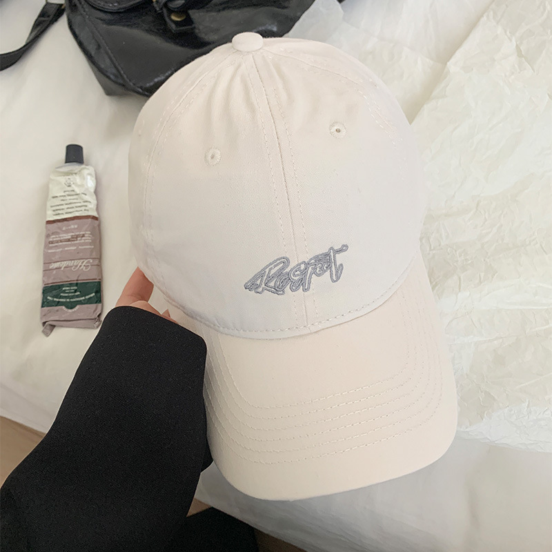 Nuevo sombrero de béisbol bordado de letras para mujeres primavera y verano estilo coreano versátil amplio borde sombra de sol cara pequeña gorra de boca de pato superior suave hombre