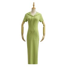 �ļ��¿�ŷ��Ůװʱ�д�ɫ��ñ������������ȹ�г�ȹS15434