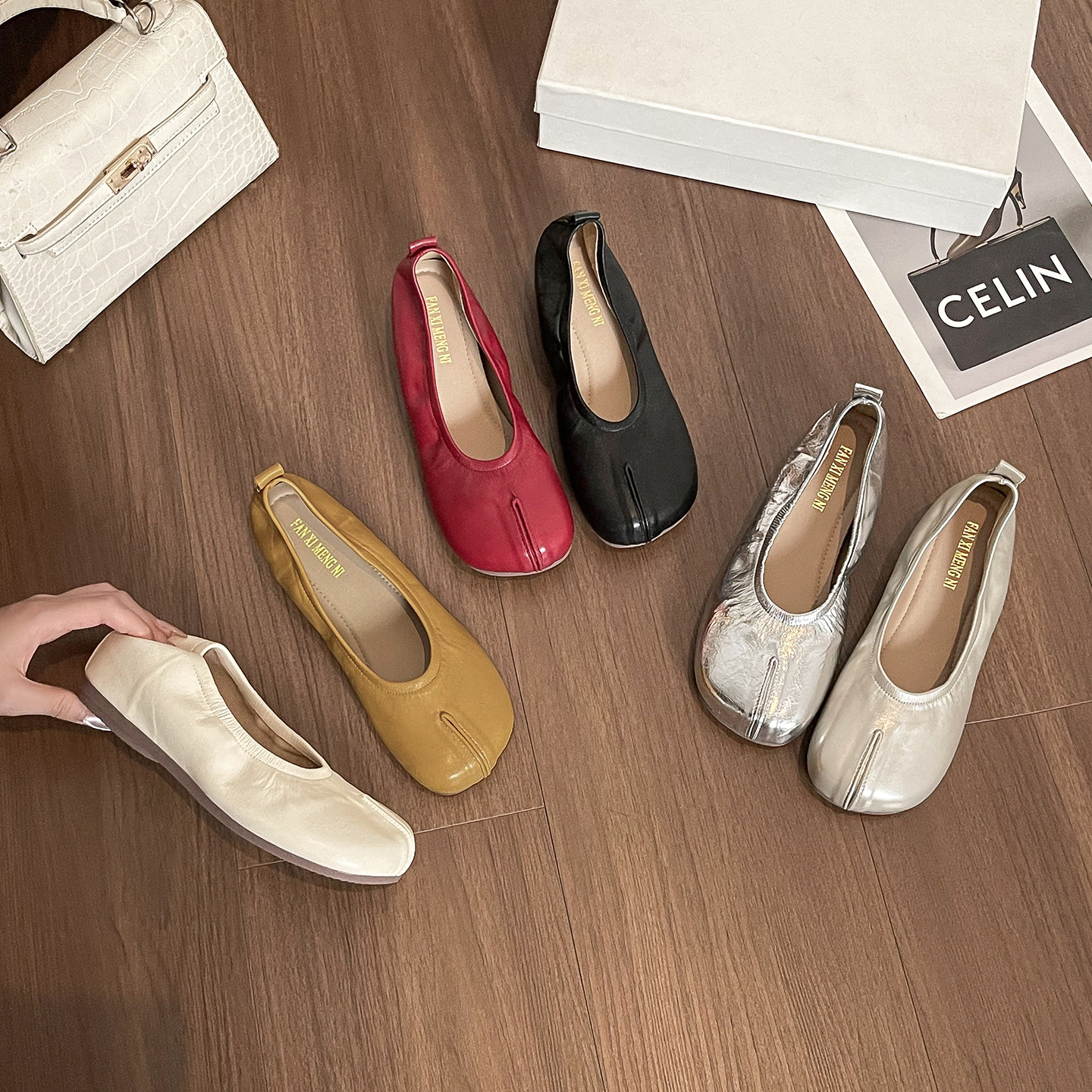 Summer shoes with hidden heel flat low-cut
