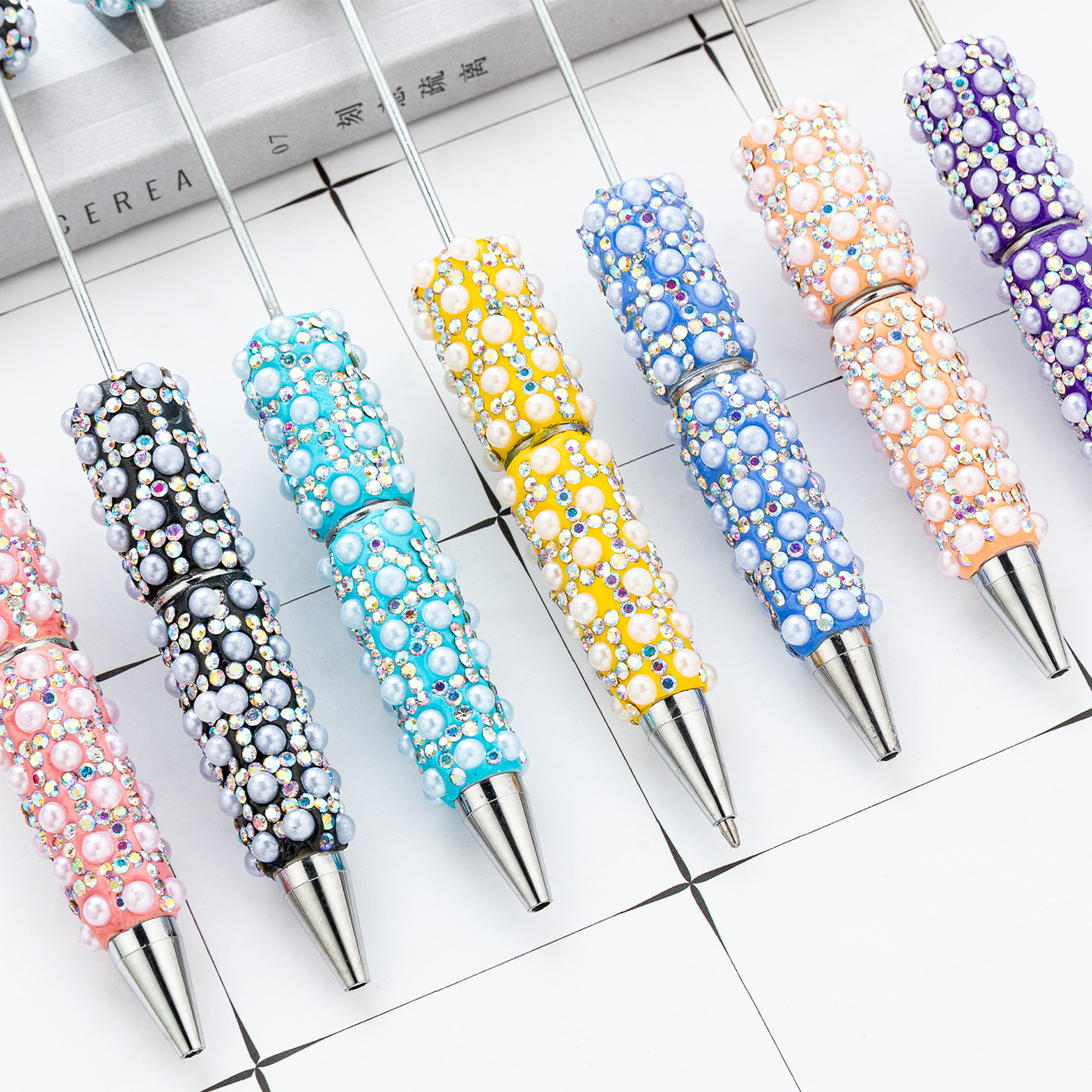 Bolígrafo con cuentas de perlas lleno de diamantes de bricolaje, bolígrafo con cuentas de perlas de diamantes pegados a mano, bolígrafo con cuentas de plástico multicolor