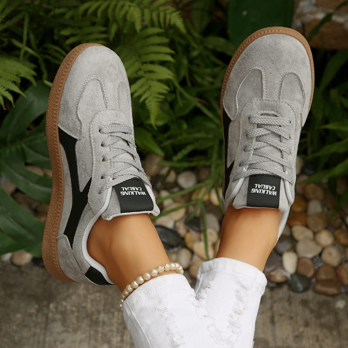 Comercio exterior zapatos de entrenamiento de gran tamaño de mujeres 2026 primavera y otoño nueva moda ligera cabeza redonda zapatos deportivos casuales zapatos de skate comercio exterior