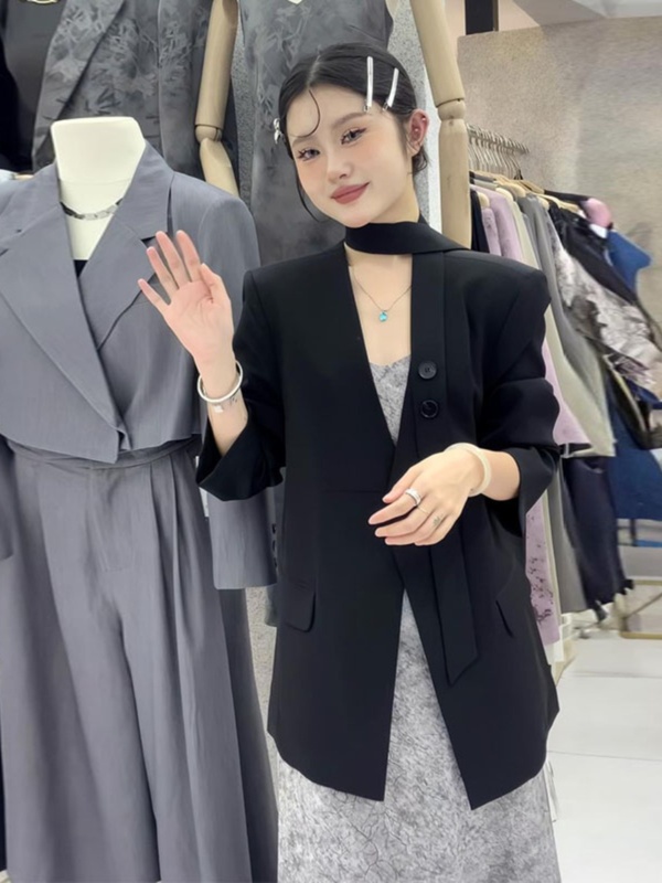 黑色春季2025新款韩版百搭感V领宽松显瘦飘带气质西装外套女百搭|undefined
