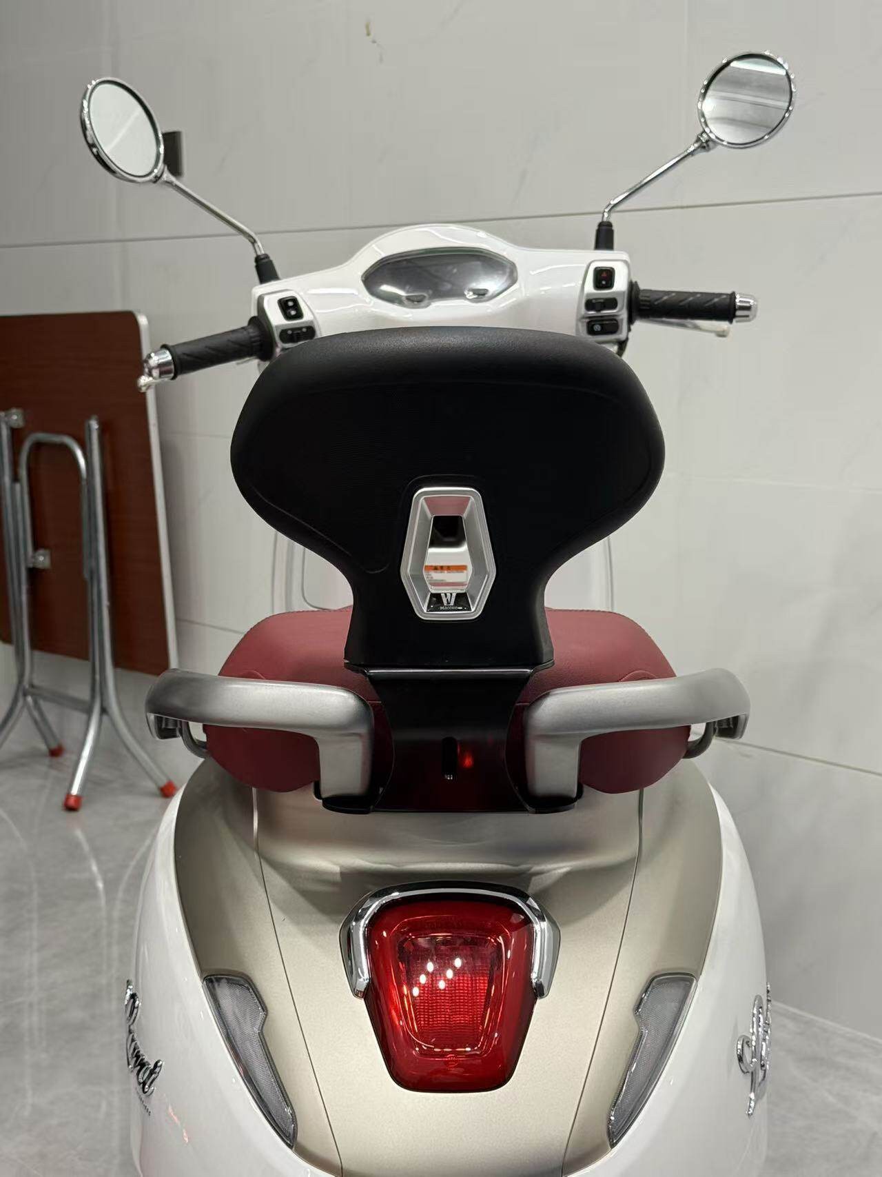 Suitable for Haojue Lumi125 Modified Rear Backrest, Rear Seat Lumbar Support, Passenger Backrest, Cushion Humpbackrest