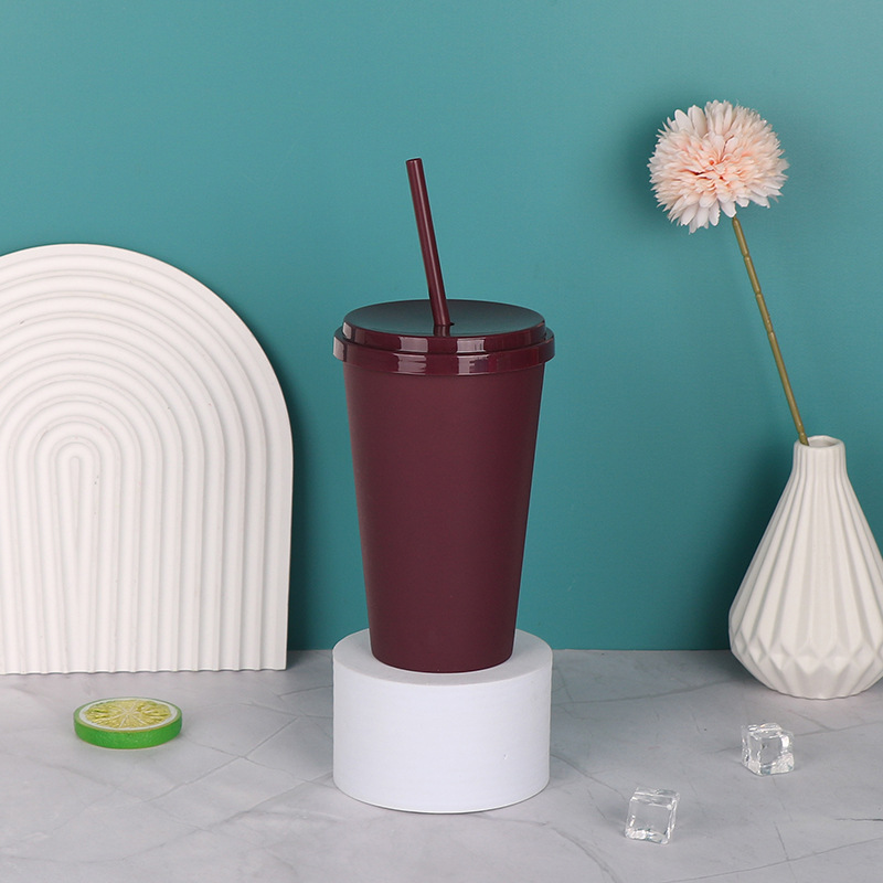 Caramelo transfronterizo red de color rojo ventas calientes sin borde taza de paja de plástico americano con tapa taza de paja taza de agua mayorista