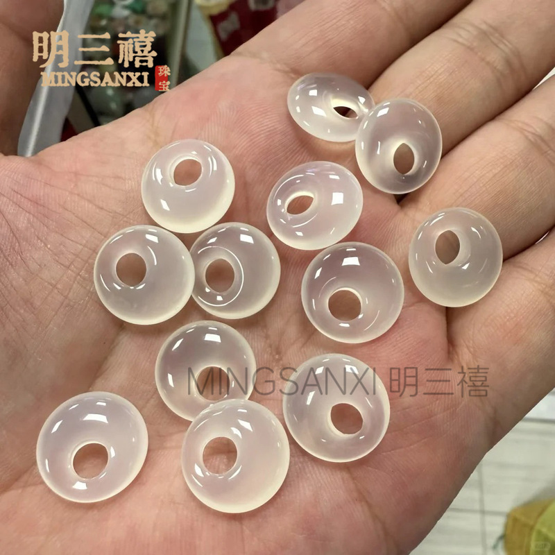 Natural White Chalcedony Princess Buckle DIY Agate Jade Eccentric Buckle Necklace Safety Buckle Bare Stone Accessories Jewelry Wholesale
