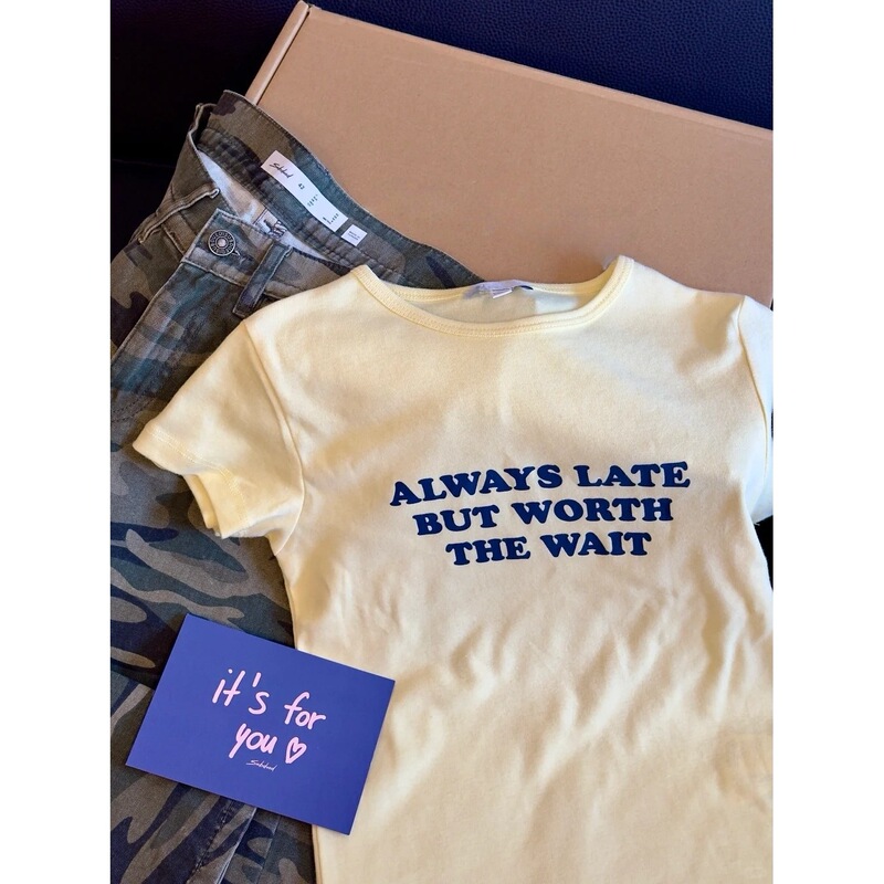 ピュアコットンテンダーイエローレタープリントショルダー半袖Tシャツレディース夏スリムウエストプリーツ韓国風ラウンドネックトップ|undefined