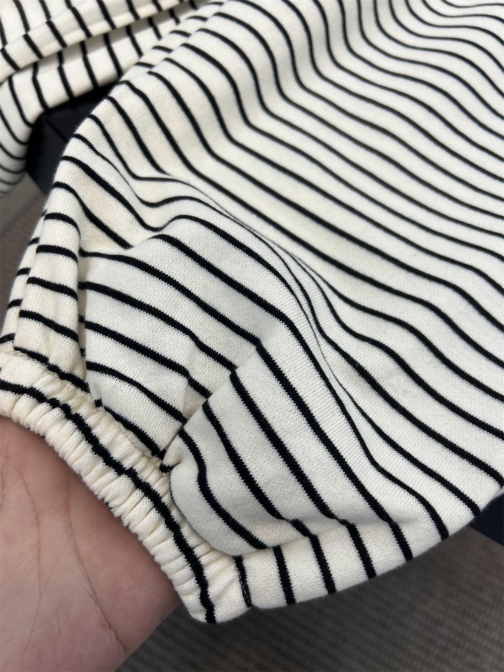 Primavera alla moda per ragazzi e ragazze sanitari 2024 per bambini versatili americani pigri leggings pantaloni sportivi a righe_voghion.com