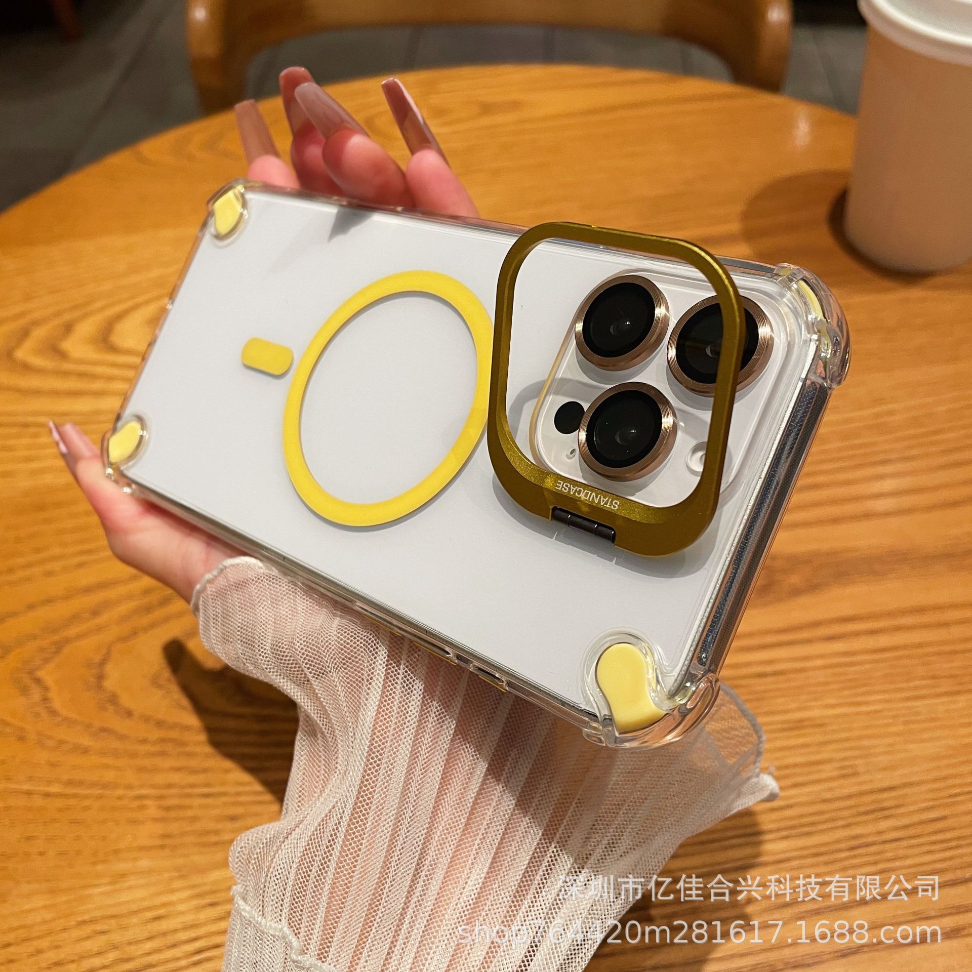 Aplicable a Apple 17PRO soporte de lente metálica de succión magnética caso de teléfono celular iPhone14 bolsas de aire cuadrangulares caso duro transparente