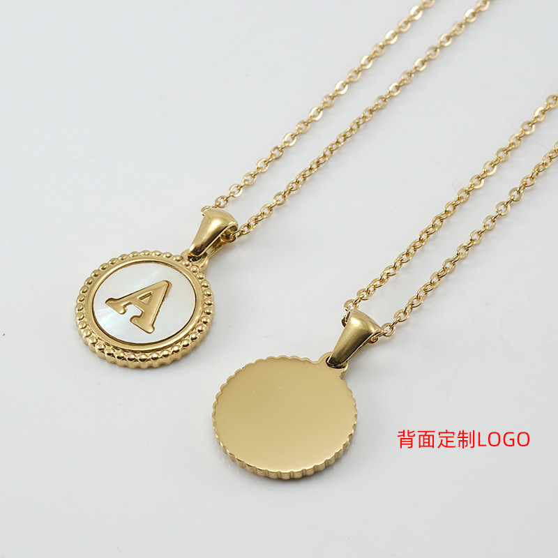 Cruz-frontera 18K de oro de acero inoxidable de la letra collar de mujer europea y americana de acero de titanio cáscara natural 26 carta colgante de joyería al por mayor