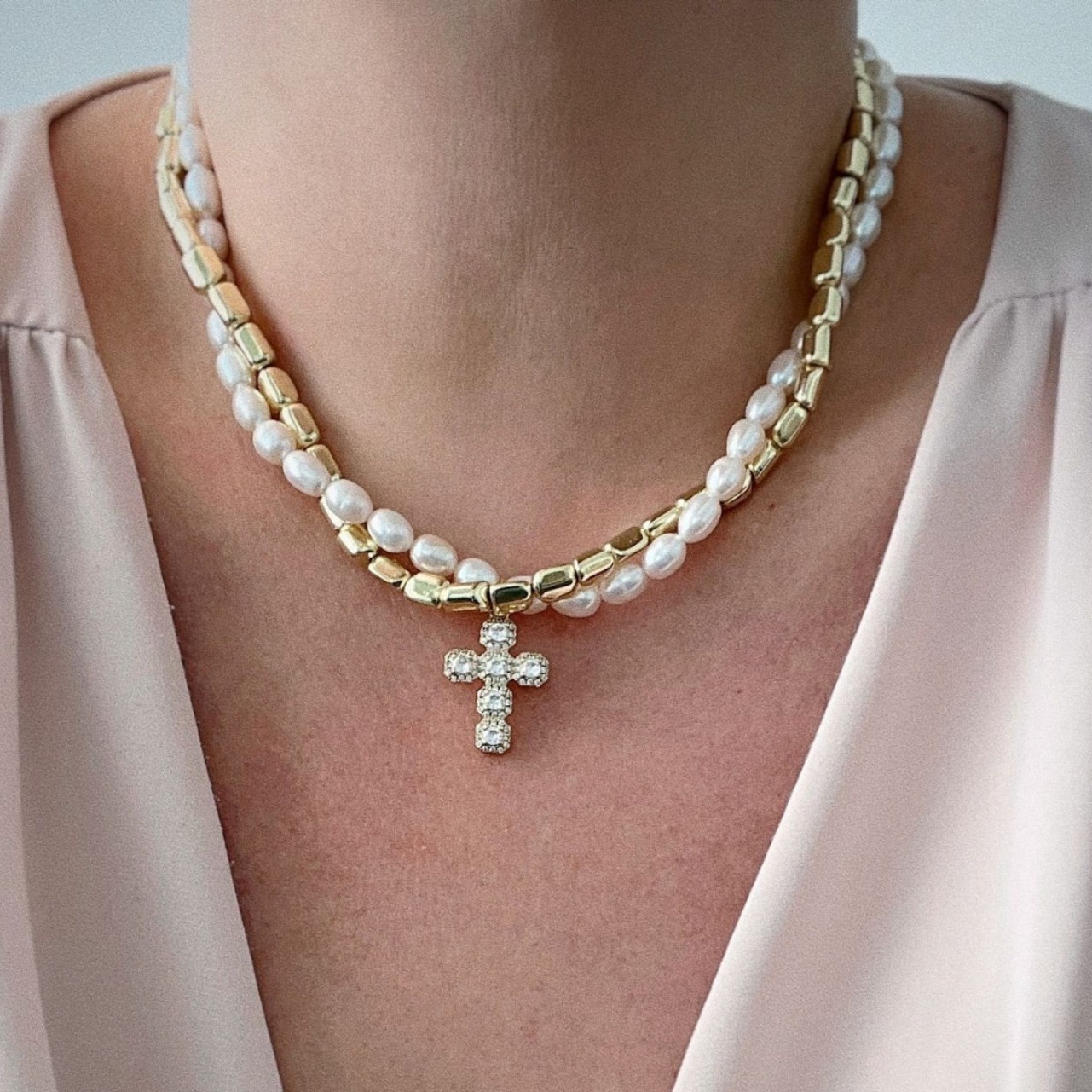 European and American Cross-Border Baroque Imitation Pearl Necklace Women's Niche Accessible Luxury High-End Diamond Cross Pendant Clavicle Chain