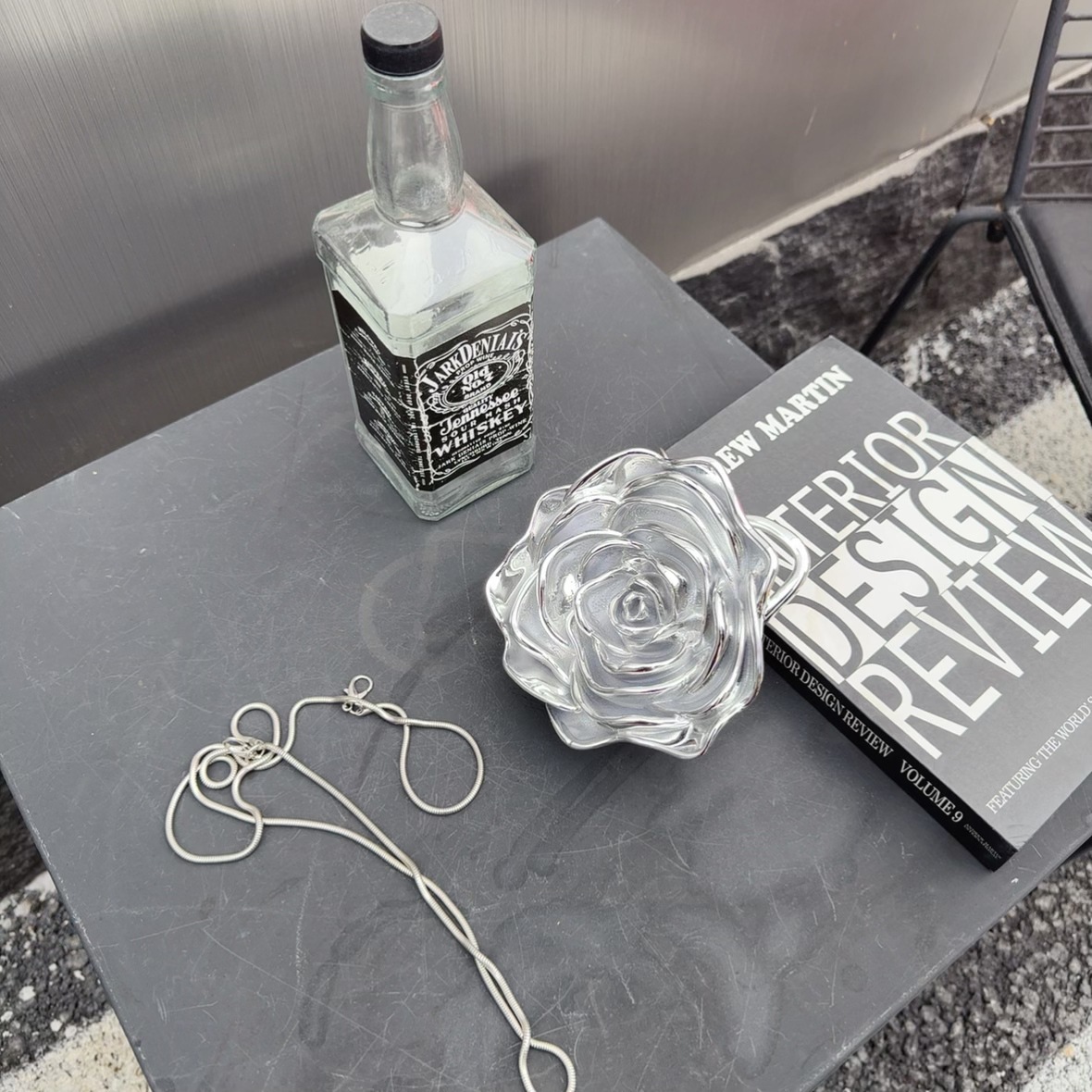 Elegant and stylish rose, versatile for autumn and winter, a box bag with a niche design and a sense of sophistication, a hand-held crossbody bag for dinner parties undefined