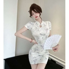 新しい中国風の若者スタイル改良されたチャイナドレスショートタイトフィットヒップドレス女性のライブブロードキャスター服