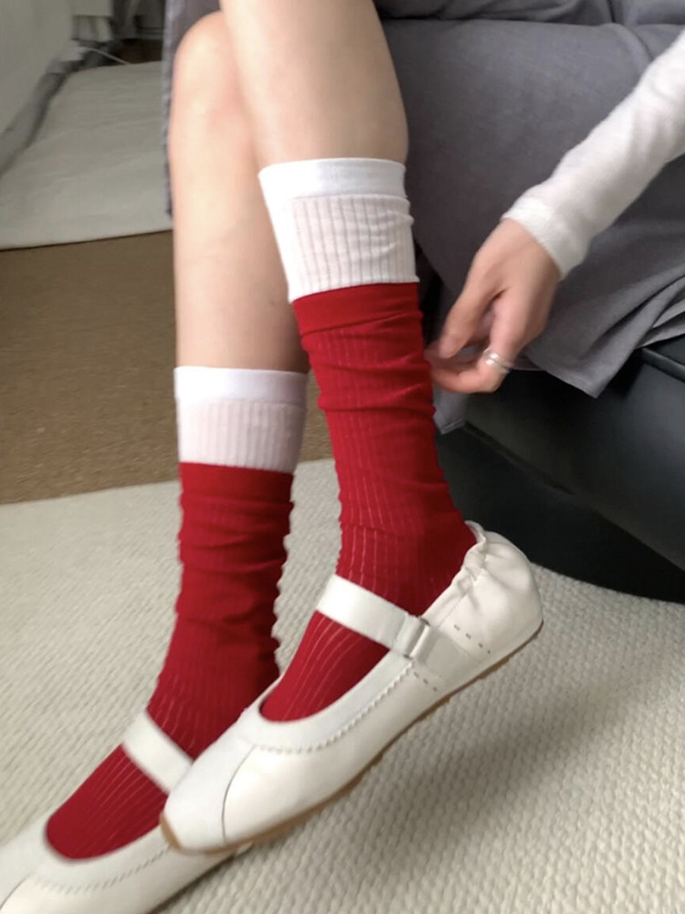 빨간색