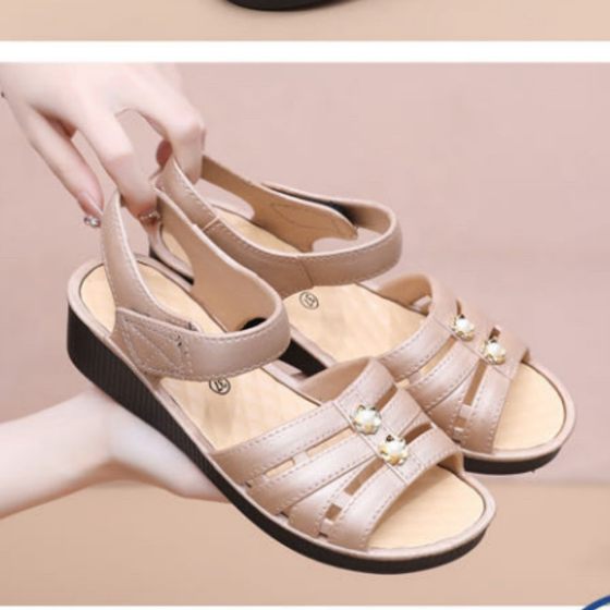 Factory direct summer explosions Korean version of sandals women's middle-aged and elderly mother fashion trend beach waterproof anti-slip shoes wholesale