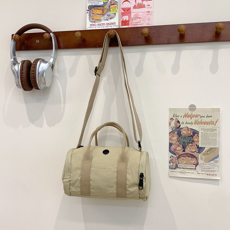 Bolso de hombro para niños y niñas de estilo coreano, color de contraste de moda, bolso de tubo portátil para bebé simple casual, nuevo bolso de almohada para niños