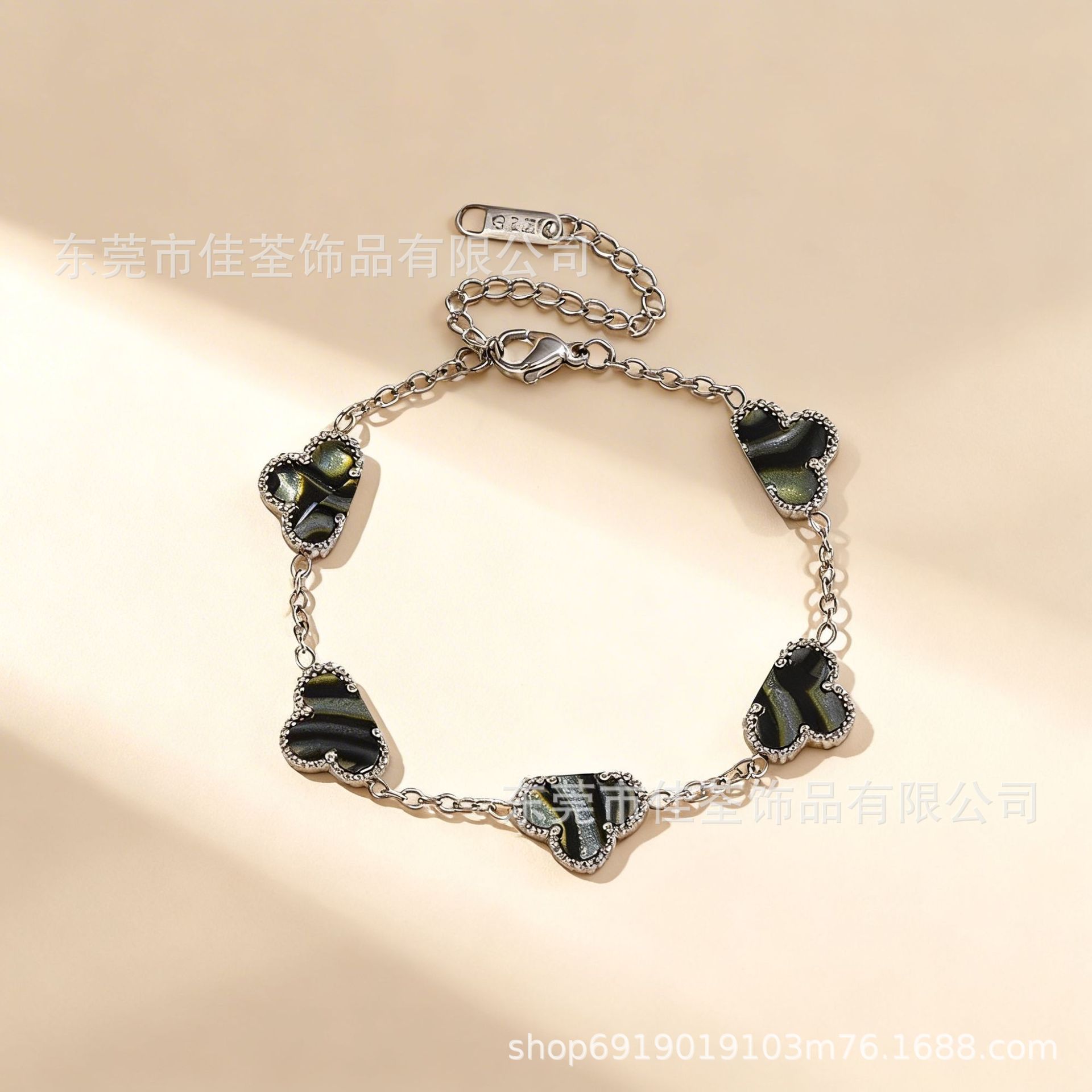Grensoverschrijdende, kleurechte klassieke zilveren armband met klavertje vier voor dames, Europese en Amerikaanse stijl, modieus en eenvoudig sieraa