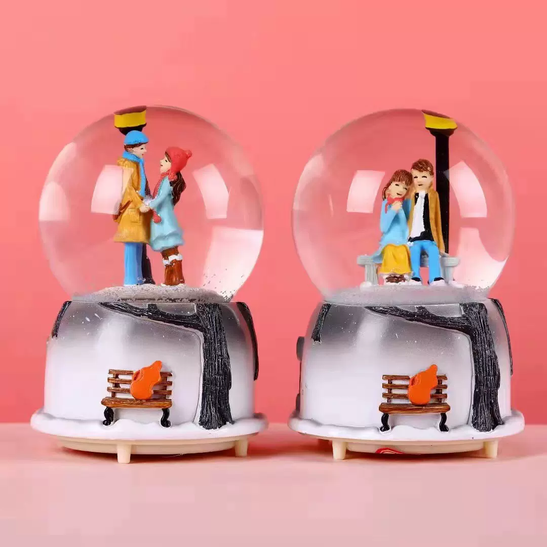 厂家直销多款大小号发光音乐盒水晶球自动飘雪情人节礼物礼品摆件