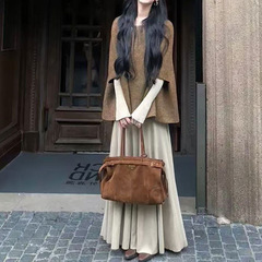 巨好看的早秋上衣女2025新款斗篷披肩外搭小香风外套+连衣裙套装