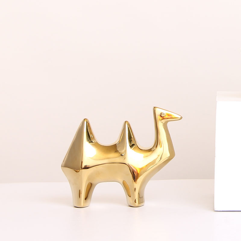 Camellos de cerámica dorada creativa decoración para el hogar decoración de la sala de estar TV vinos escritorio decoración al por mayor