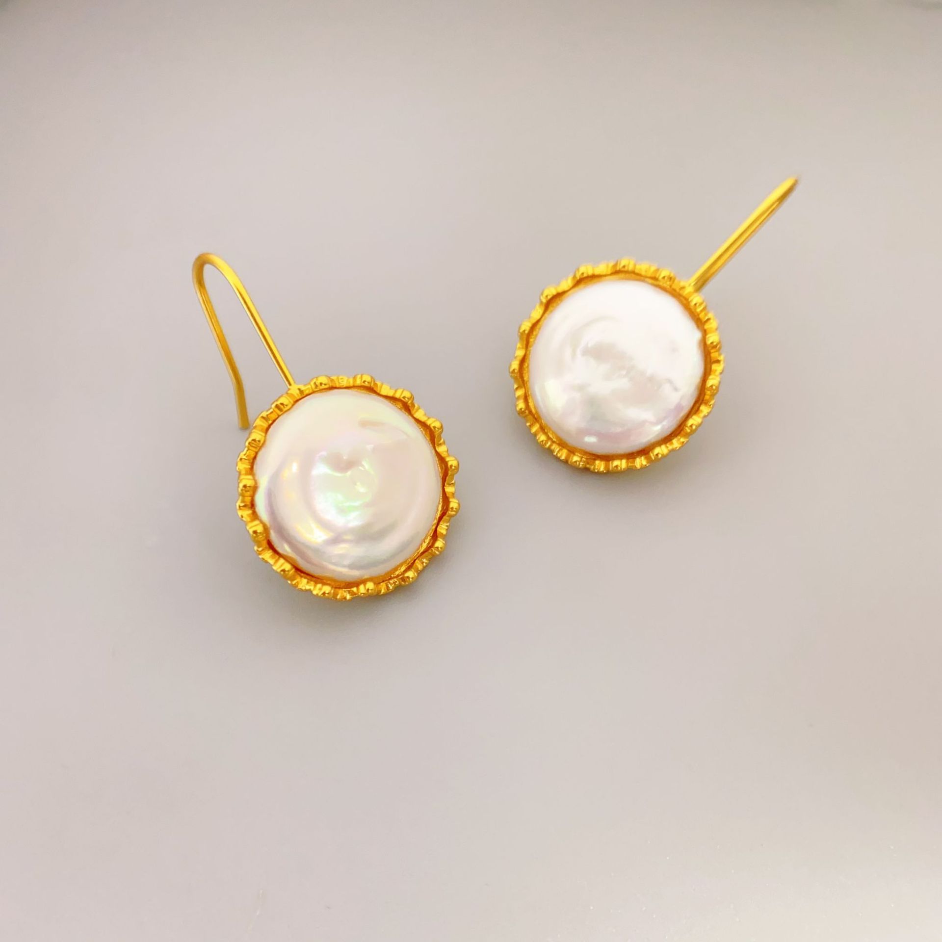 fashionable retro stone inlay pearl