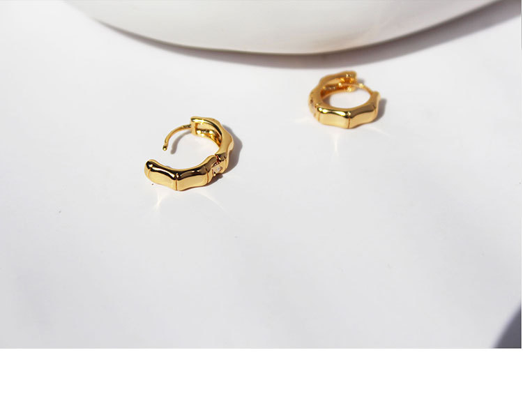 Simple Fashion Copper Plated Bamboo Ear Hoop Earrings Wholesale display picture 3