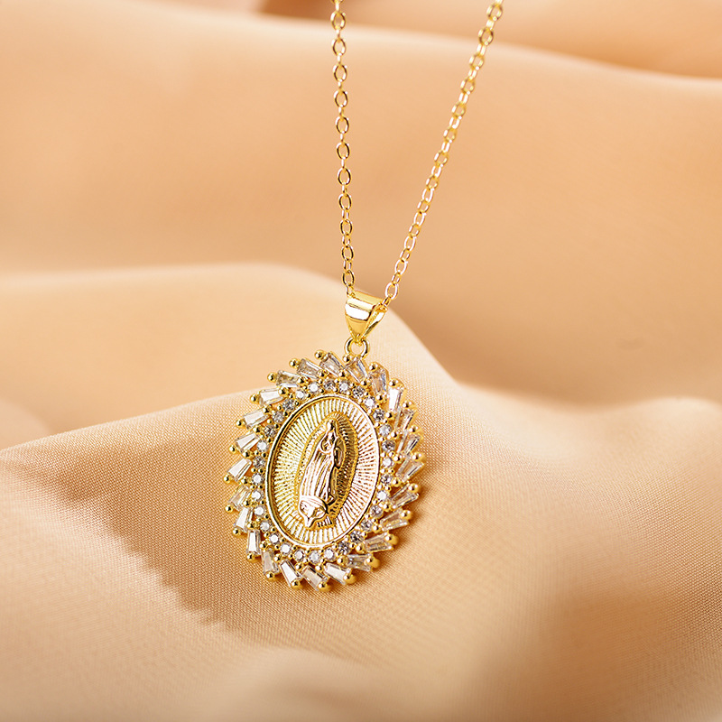 British Style Round Copper Gold Plated Zircon Pendant Necklace 1 Piece