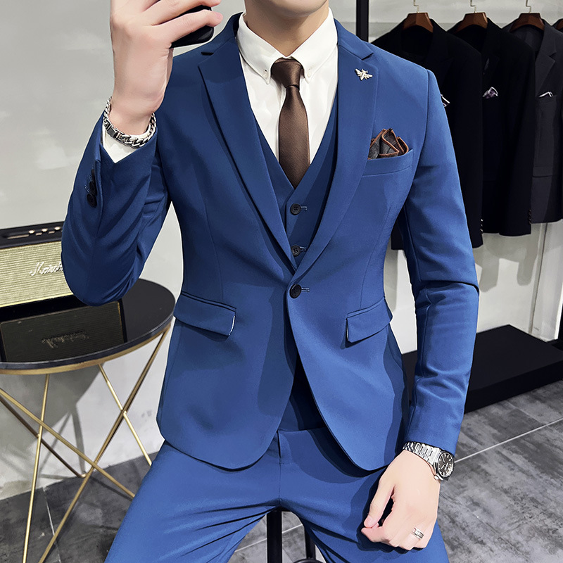 Venta al por mayor de nuevos productos traje de color sólido para hombre 2025 moda casual traje azul delgado coreano para hombre en stock