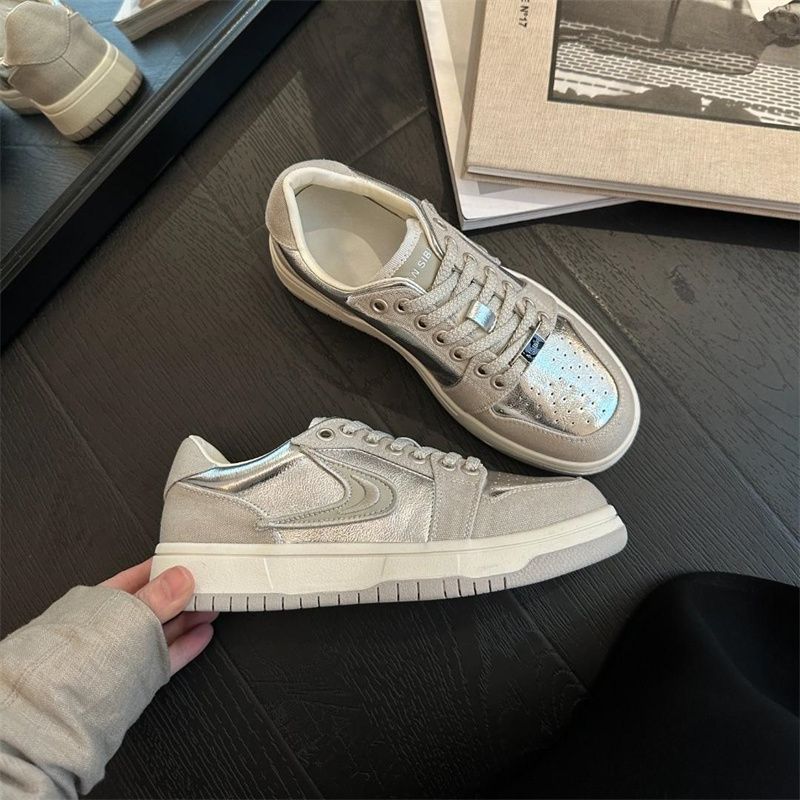 Zapatos de suela gruesa del campus para mujeres 2023 otoño nuevo retro transpirable versátil plata explosión zapatos deportivos casuales niños