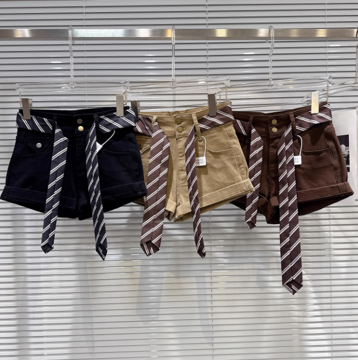 2026 Autumn New American Style Hot Girl Twill Belted Hem Design Three-Quarter Denim Shorts Boot Pants