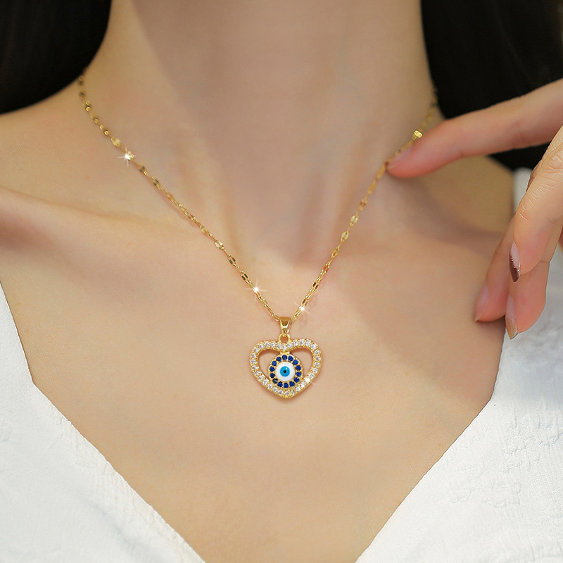Titanium Steel, Copper Material Devil'S Eye, Heart Shape Pattern Women'S Gender Retro Devil's Eye Heart Shape Titanium Steel Copper Inlay Artificial Gemstones Pendant Necklace