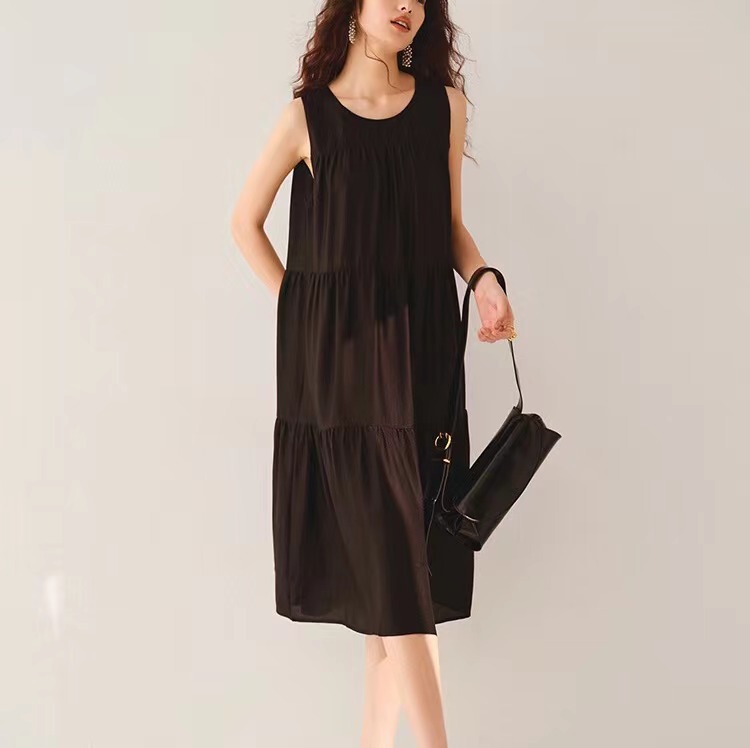 Summer Vestigal Dress Pearl Satin Silk dress Women's Summer New Round Neck Sleeveless Mulberry Silk Dress Cake Long Dress Summer Vestigal Dress Pearl Satin Silk dress Women's Summer New Round Neck Sleeveless Mulberry Silk Dress Cake Long Dress