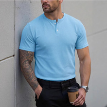 �羳�W�a���b�ļ��¿����m�����A�I�r�м�ɫ���s��ʿ���ePOLO��